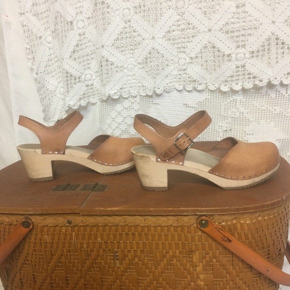 sandgrens Shoes - Sandgrens Swedish clogs in a tan brown